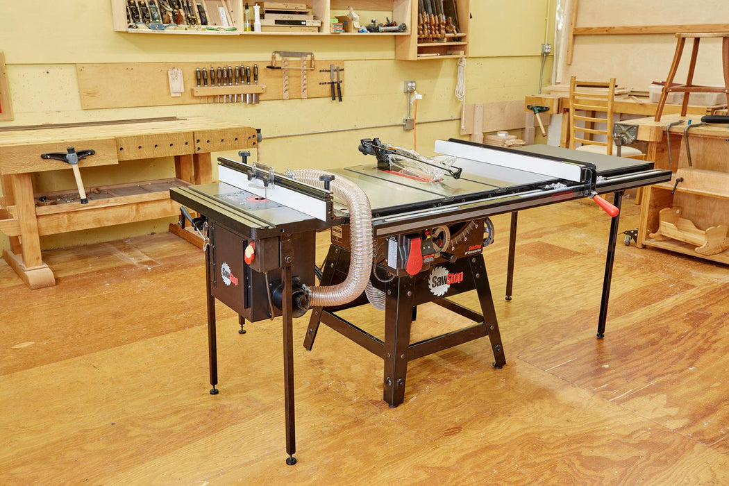SawStop CNS175-PFA30 1.75HP Contractor Saw with 30” aluminum extrusion fence & rail kit